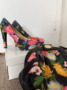 Nine West Black Floral Platform High Heels with matching bag.
